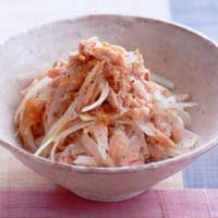 新玉ねぎとツナのごまサラダ