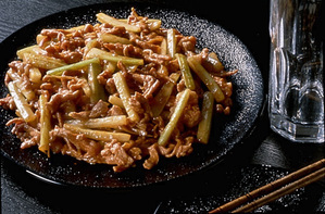 豚肉とセロリのオイスターソース炒め