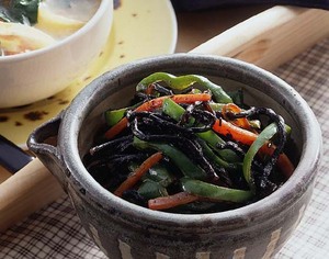 ひじきとピーマンのいり煮