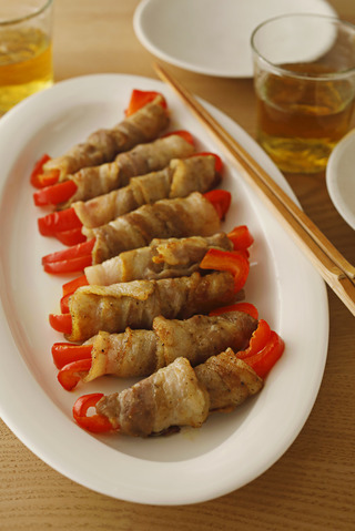 パプリカのカレー肉巻き