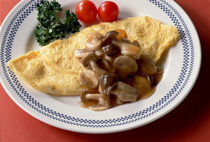 チーズオムレツのきのこソースがけ