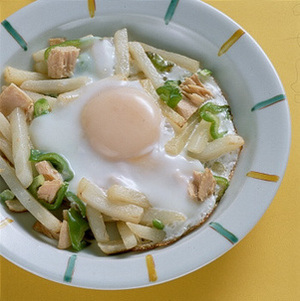 ポテトとツナ入り目玉焼き