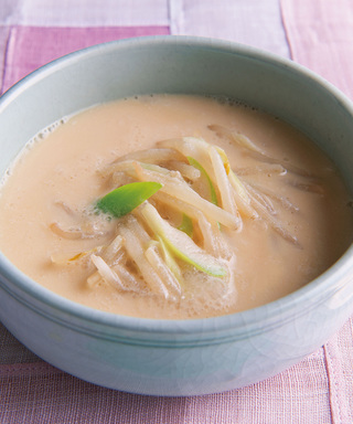 もやしの豆乳スープ