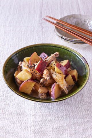 さつまいもと手羽中の甘辛煮