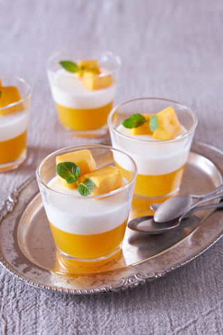 2層のマンゴーミルクゼリー