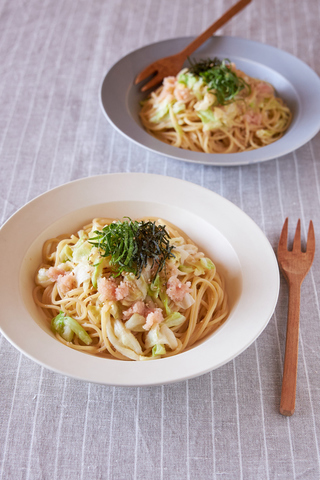 キャベツとたらこのバターしょうゆパスタ