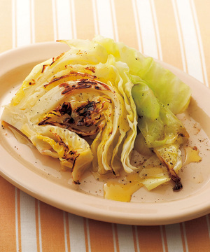 焼きキャベツのオリーブオイルかけ