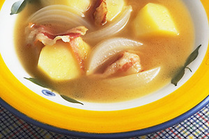 じゃがいもと玉ねぎのガーリックスープ