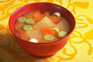 大根とにんじんのみそ汁